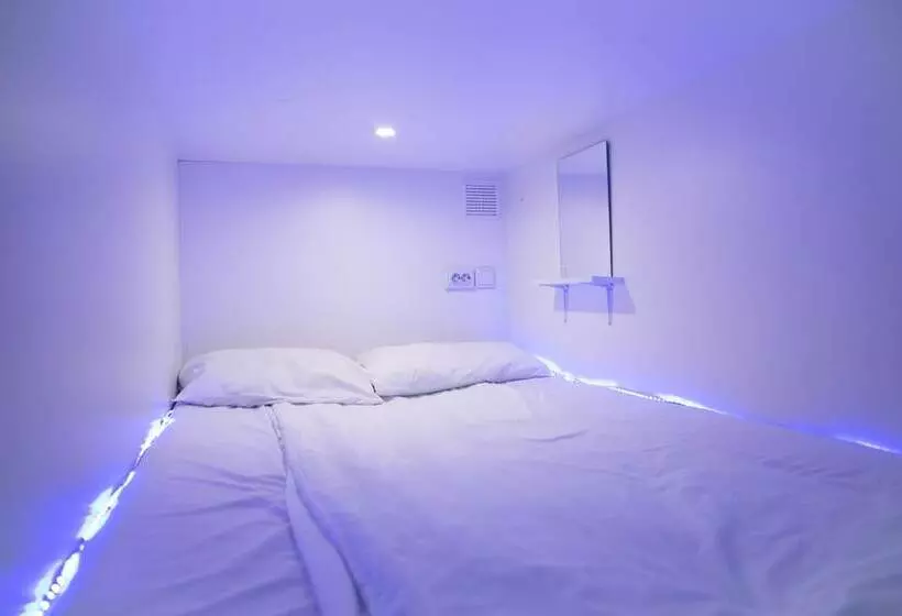 هاستل Cube Capsule