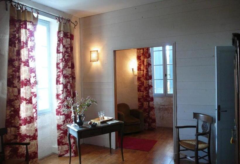 مبيت وإفطار Chambres D'hôtes Logis De L'astrée