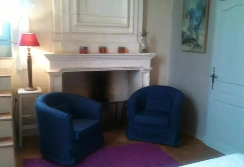 ベッドアンドブレックファースト Chambres D'hôtes Logis De L'astrée