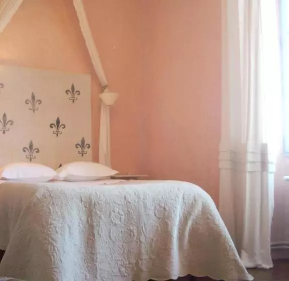 ベッドアンドブレックファースト Chambres D'hôtes Logis De L'astrée