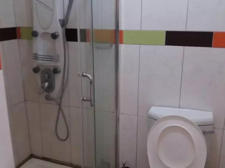 هتل Trench Town Lodge