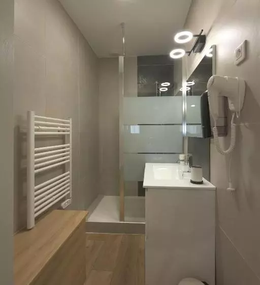 Hotelli De La Croisee