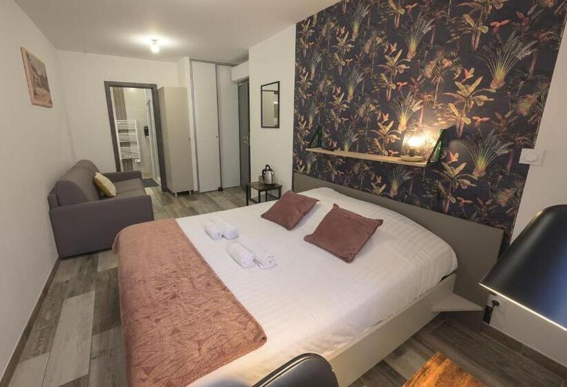 בית מלון כפרי De La Croisee