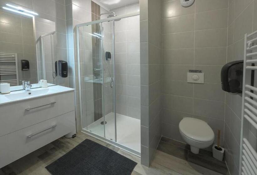 בית מלון כפרי De La Croisee