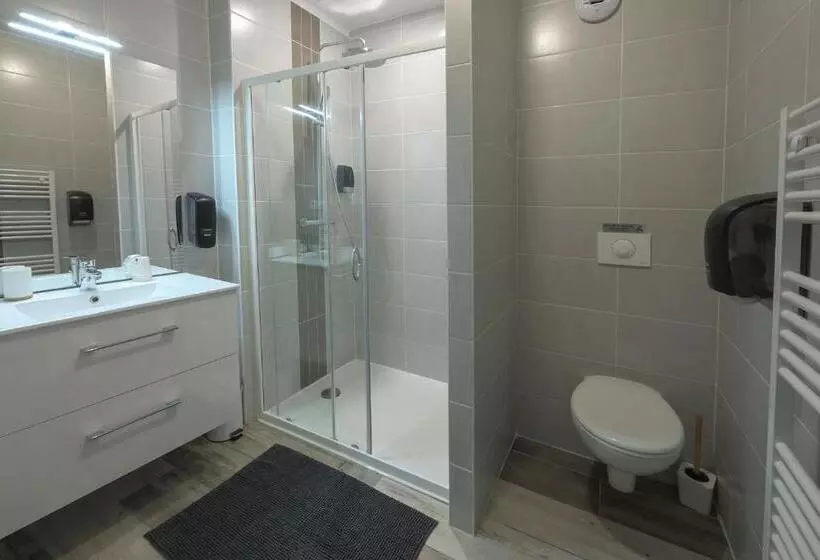 Hotelli De La Croisee