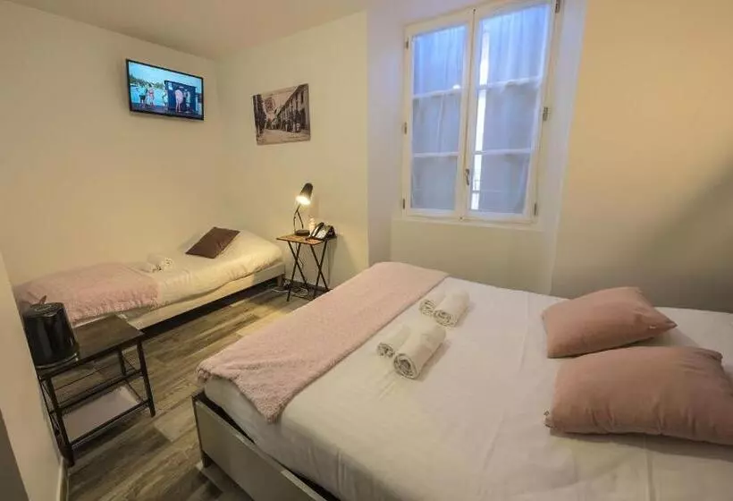 Hotelli De La Croisee