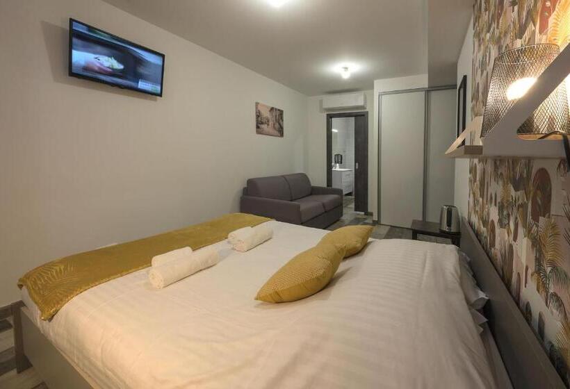 בית מלון כפרי De La Croisee