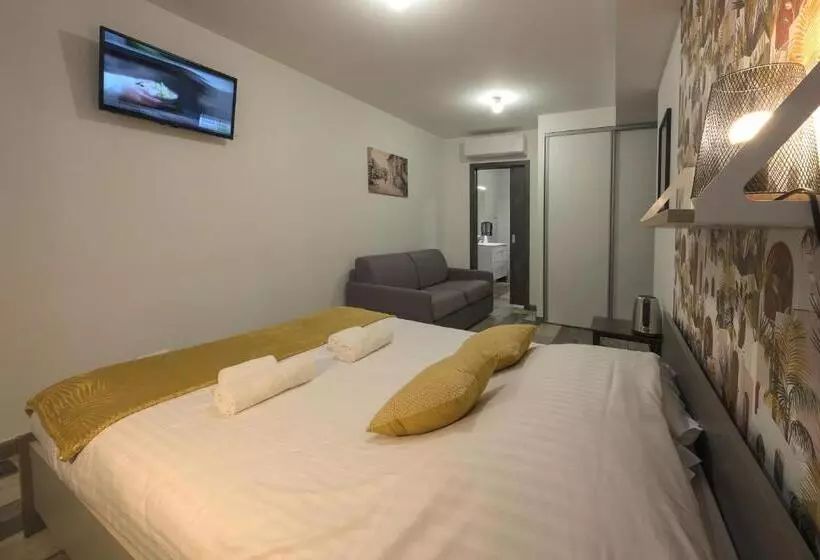 Hotelli De La Croisee