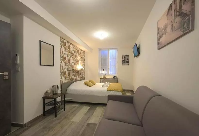 Hotelli De La Croisee