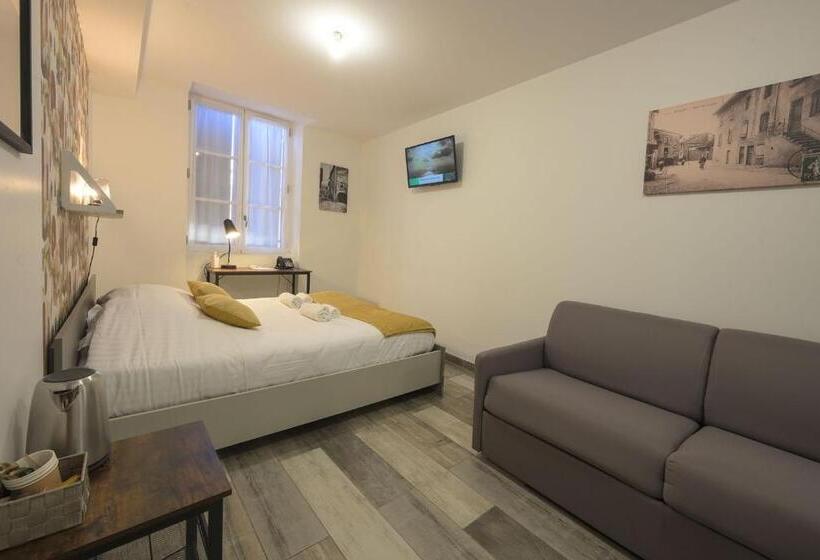 בית מלון כפרי De La Croisee