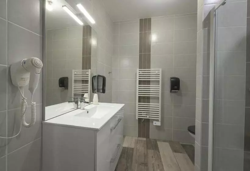 Hotelli De La Croisee