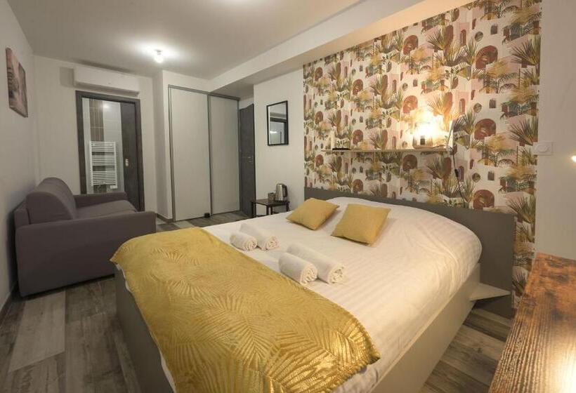 בית מלון כפרי De La Croisee