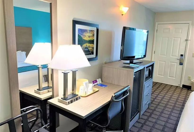 酒店 Baymont By Wyndham Eden