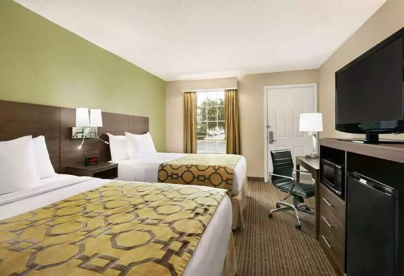 Hotel Baymont By Wyndham Kingsland