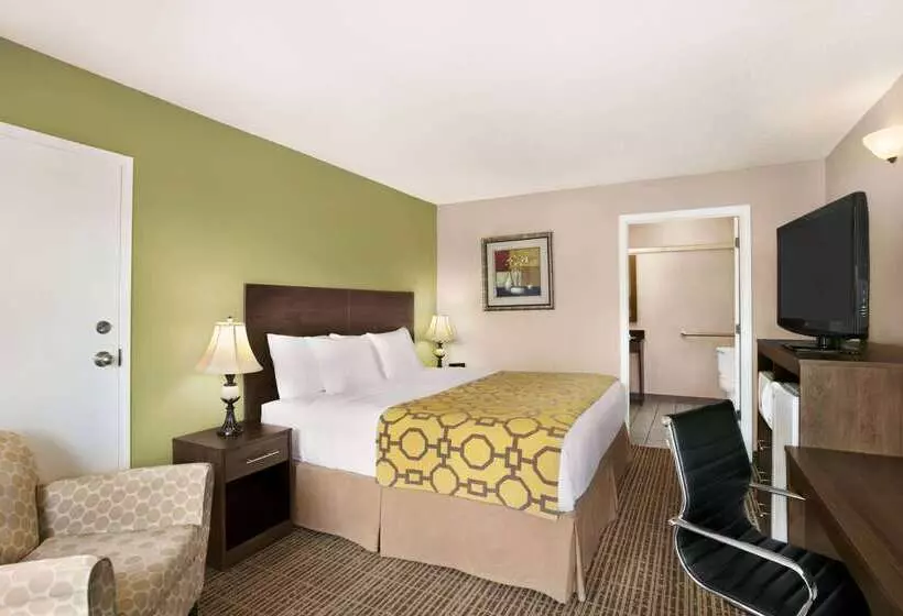 Hotel Baymont By Wyndham Kingsland