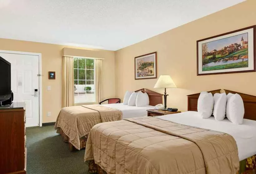 Hotel Baymont By Wyndham Kingsland