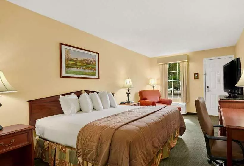 Hotel Baymont By Wyndham Kingsland