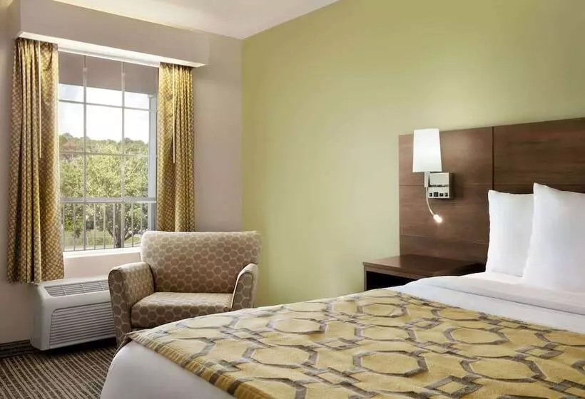 Hotel Baymont By Wyndham Kingsland