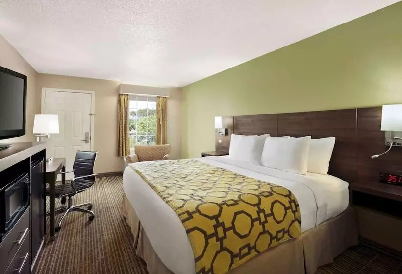 Hotel Baymont By Wyndham Kingsland