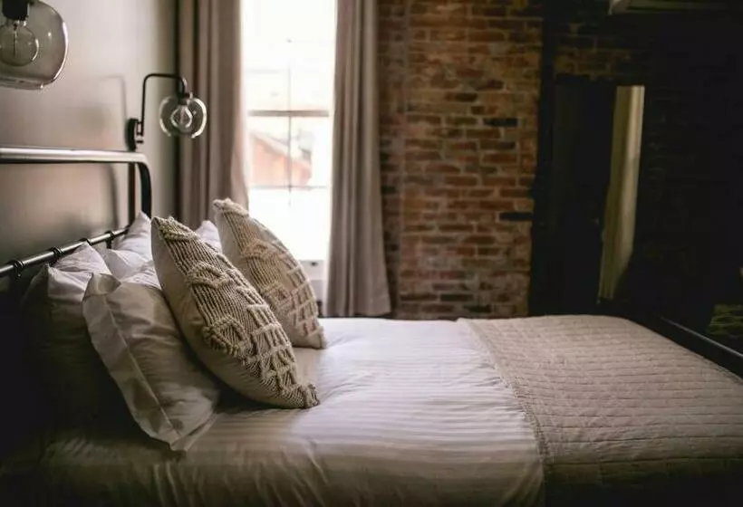 Hotelli Historic Jacksonville Inn