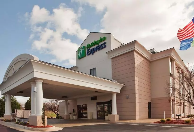 هتل Holiday Inn Express Lynchburg, An Ihg