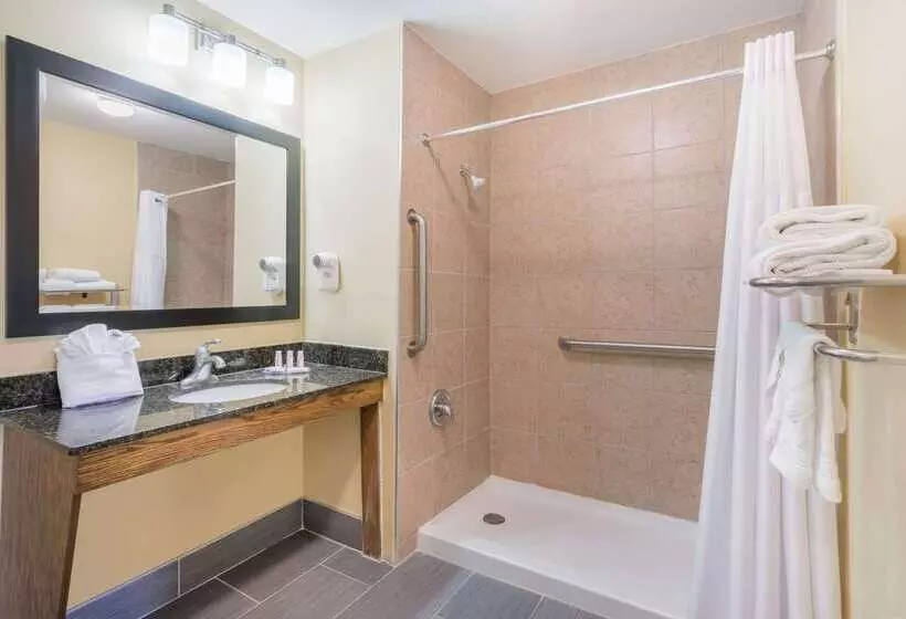 Отель Howard Johnson By Wyndham Dalton