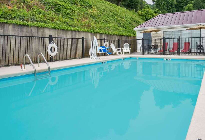 Otel Howard Johnson By Wyndham Dalton