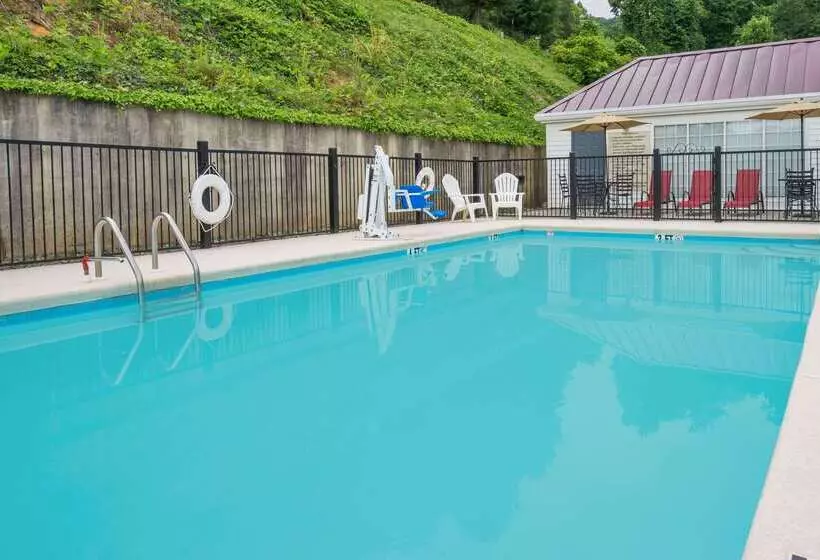 Отель Howard Johnson By Wyndham Dalton