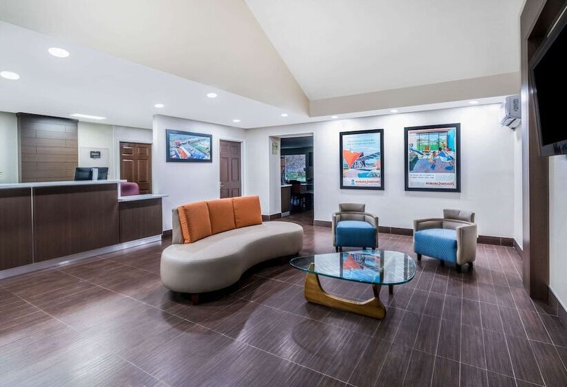 Otel Howard Johnson By Wyndham Dalton