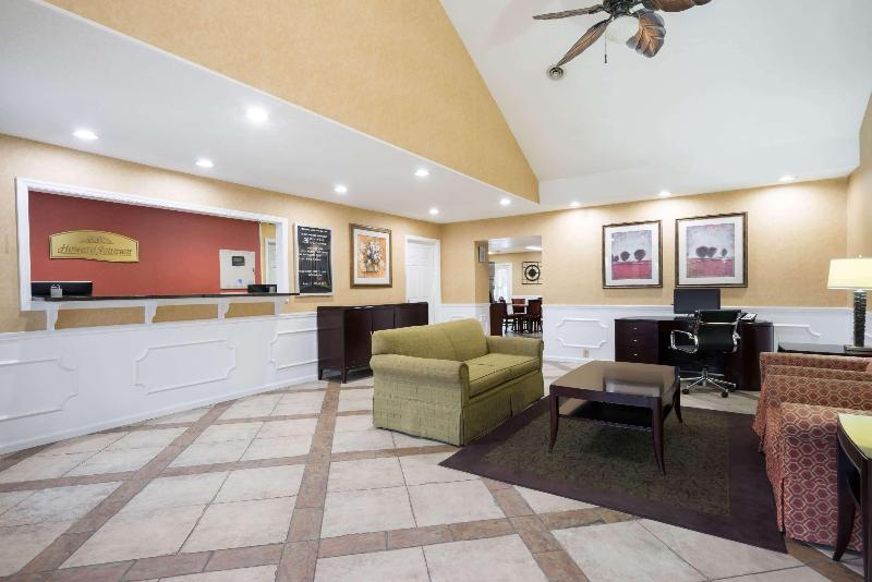 Otel Howard Johnson By Wyndham Dalton