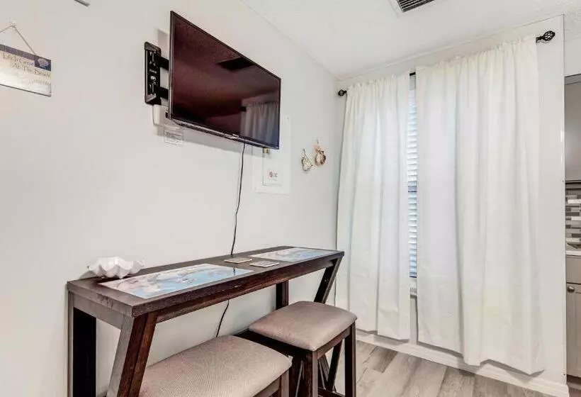 Отель Inn At St Thomas Square