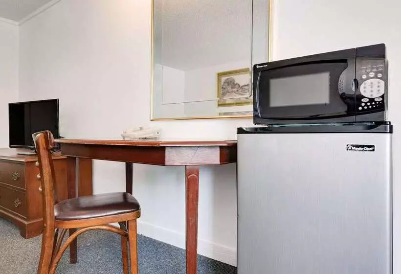 호텔 Knights Inn Macedonia