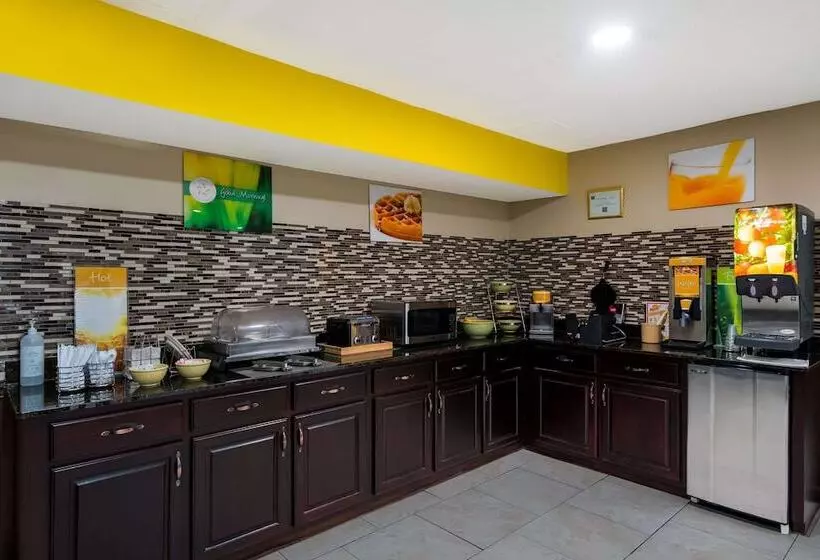 هتل Quality Inn Johnson City I 26 Exit 17