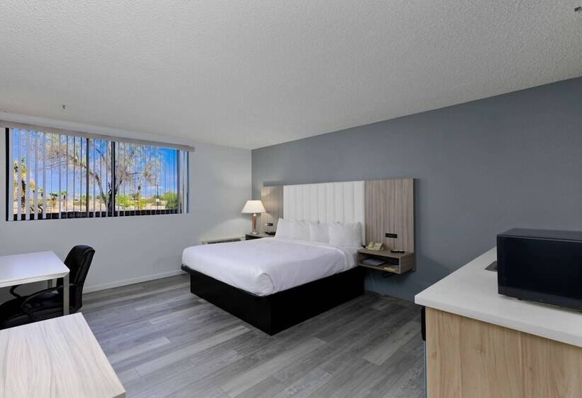 בית מלון כפרי Studio 6 Suites  Lake Havasu City, Az