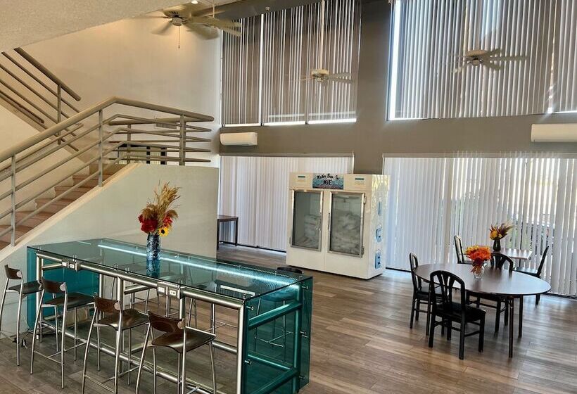 בית מלון כפרי Studio 6 Suites  Lake Havasu City, Az