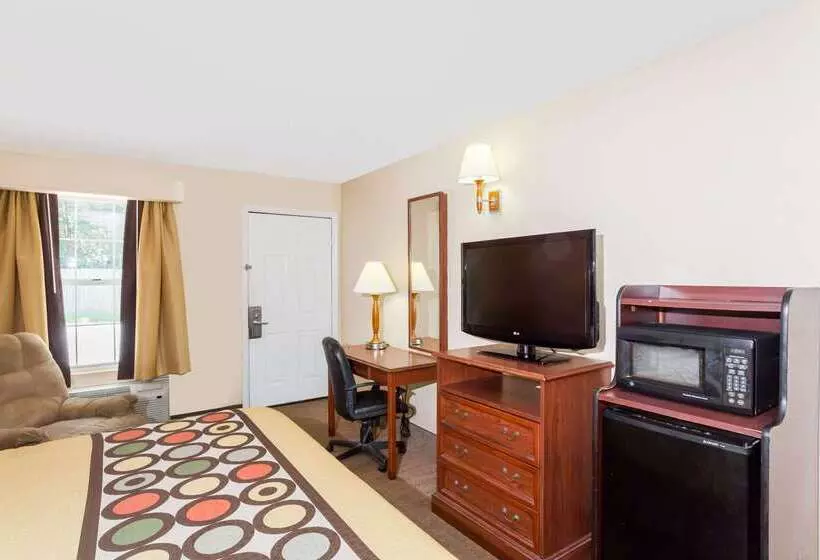 Отель Super 8 By Wyndham Statesboro