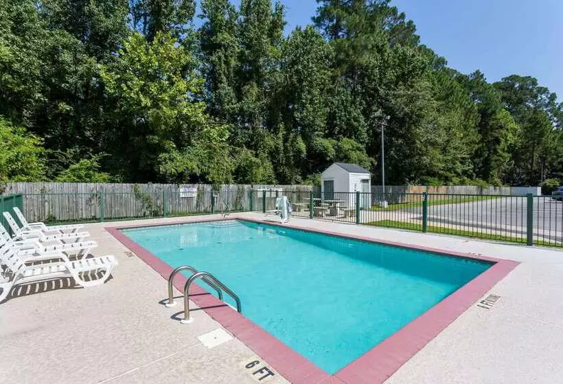 Отель Super 8 By Wyndham Statesboro