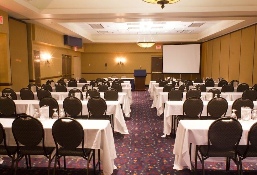 فندق The Inn On Lake Superior