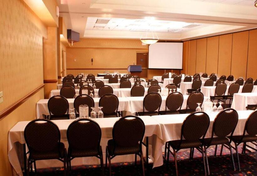 فندق The Inn On Lake Superior