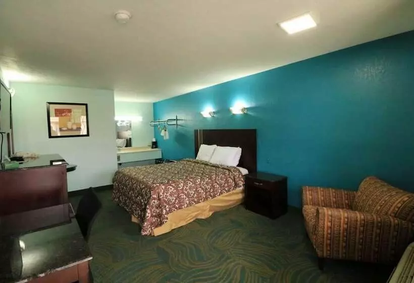 בית מלון כפרי Travelodge By Wyndham Parkersburg