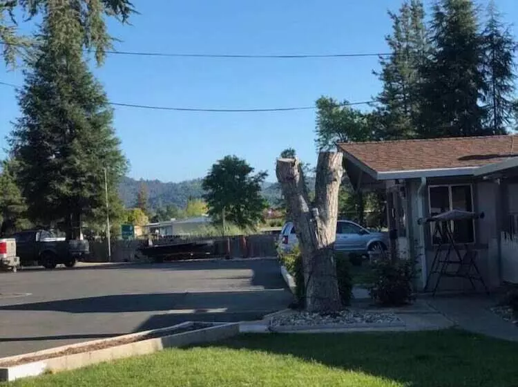 Kelseyville Motel