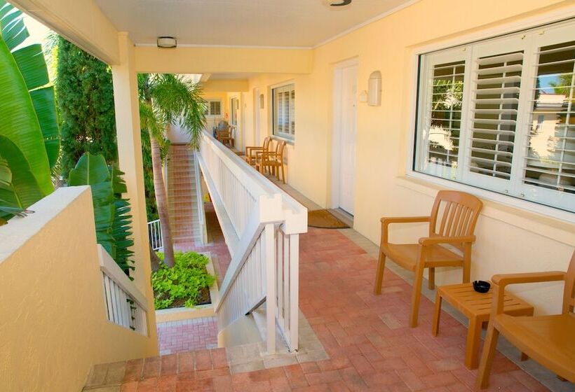 리조트 Inn At The Beach