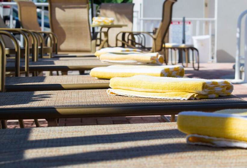 리조트 Inn At The Beach