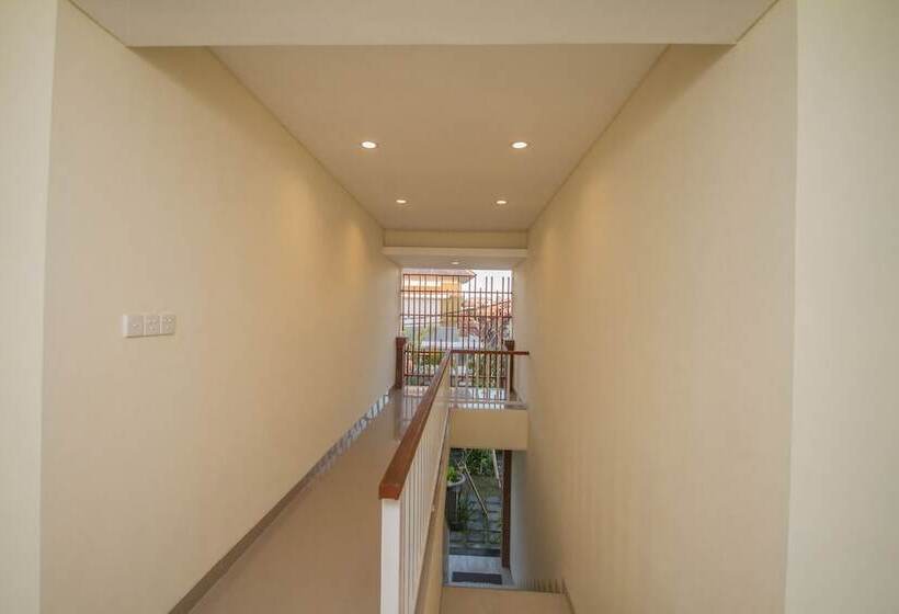 تختخواب و صبحانه Anindya Sanur