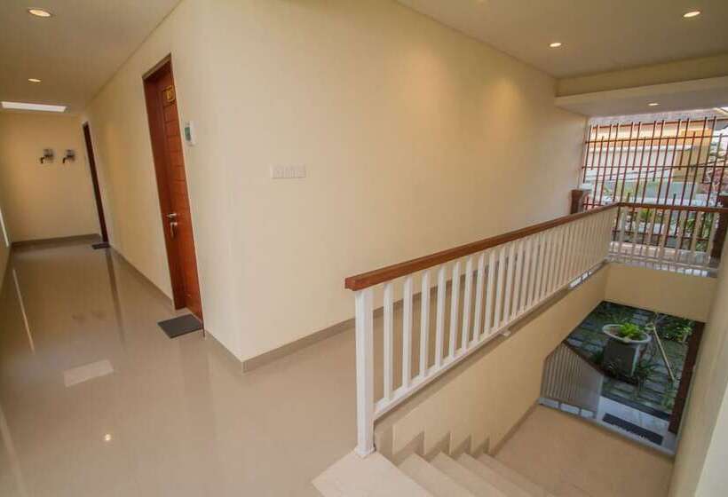 تختخواب و صبحانه Anindya Sanur