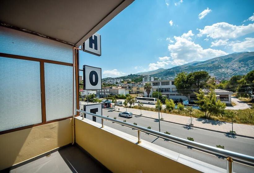 تختخواب و صبحانه Geraldo