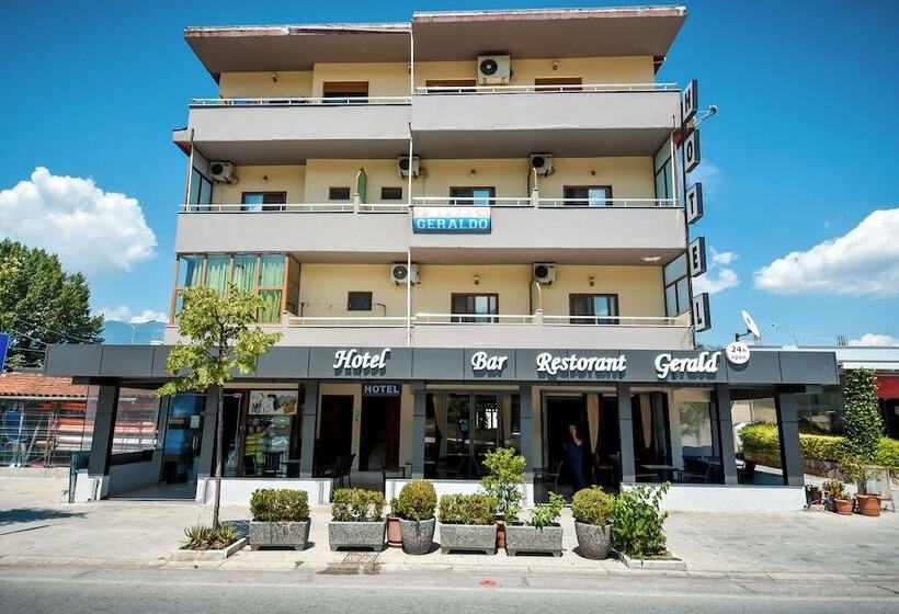 تختخواب و صبحانه Geraldo