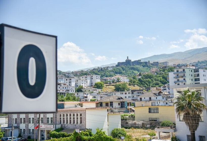 تختخواب و صبحانه Geraldo