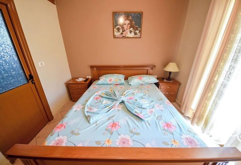 تختخواب و صبحانه Geraldo