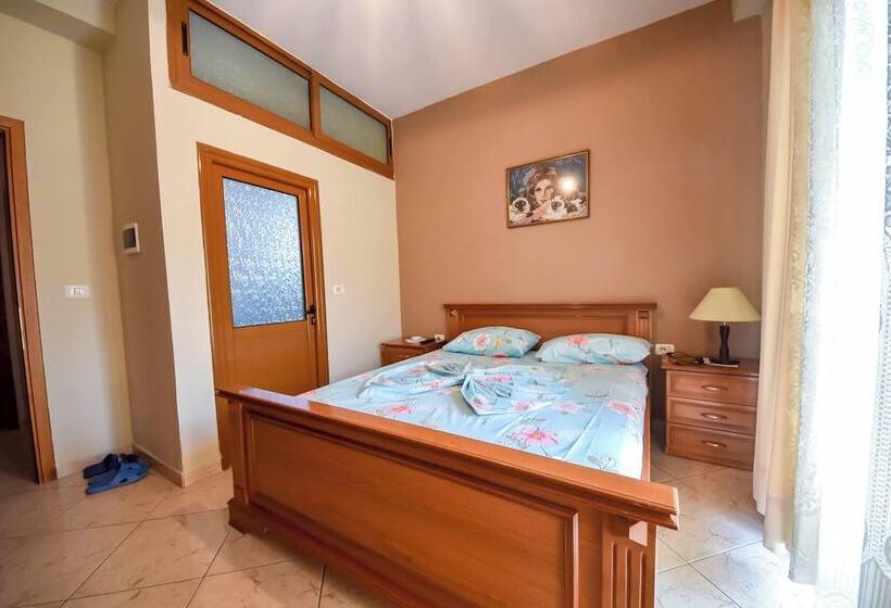 تختخواب و صبحانه Geraldo